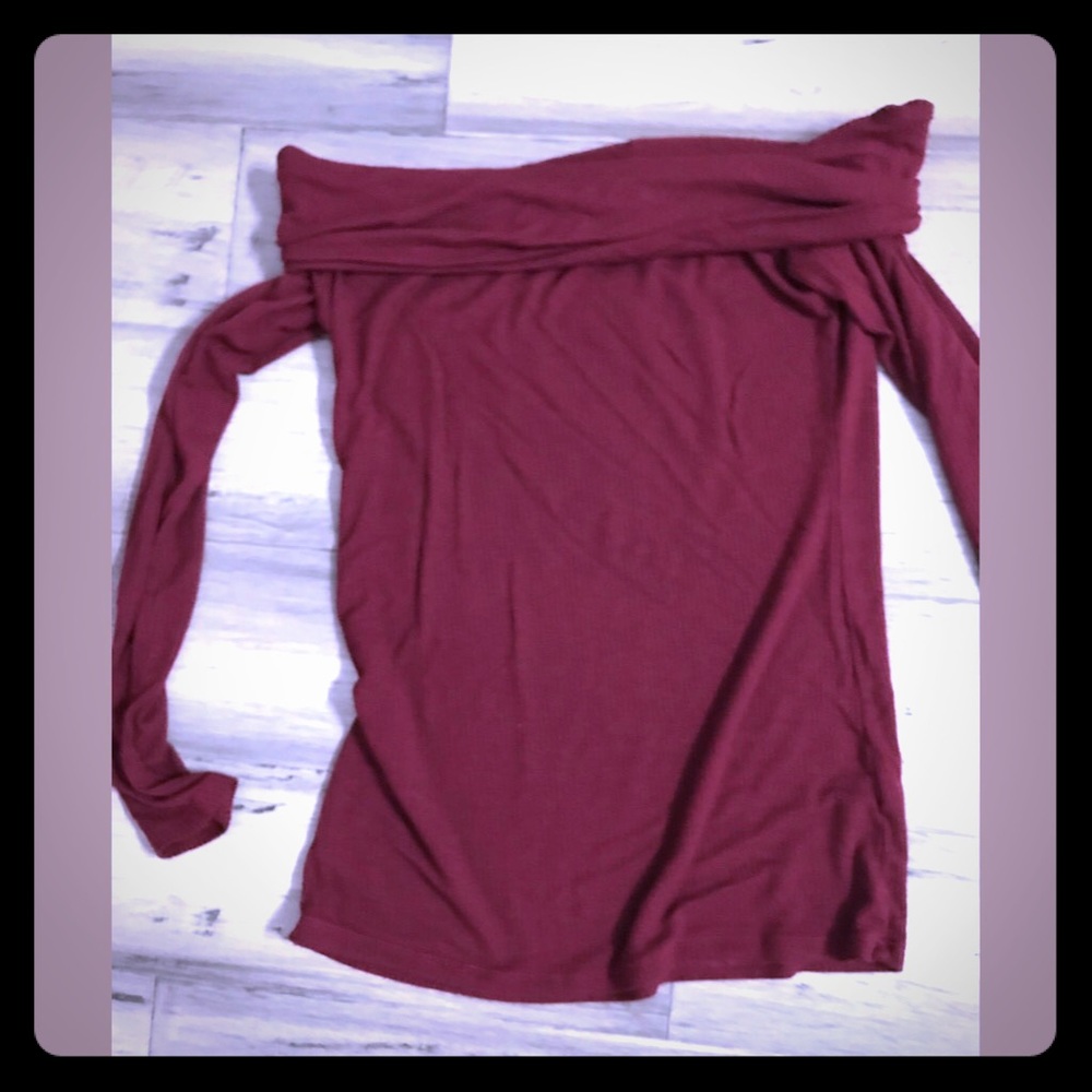 Off shoulder long sleeve